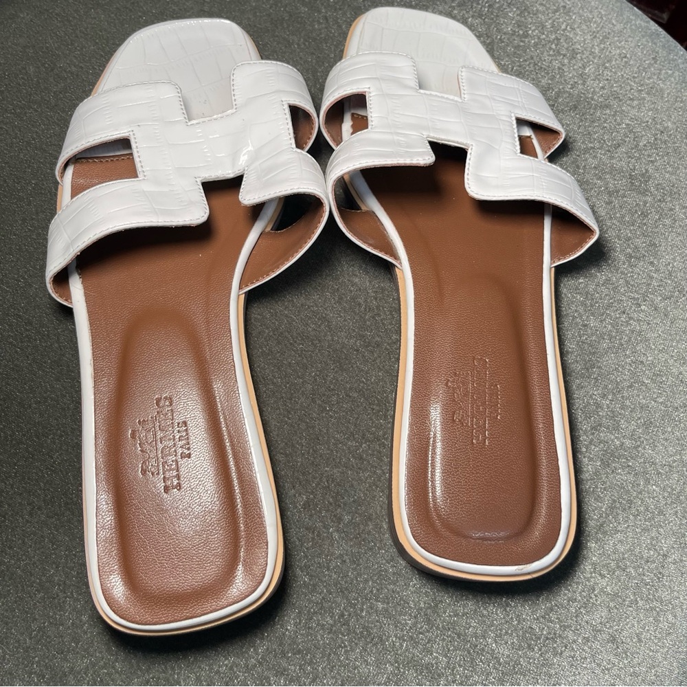 Hermes White Croc-Embossed Sandals - Picture 3 of 6